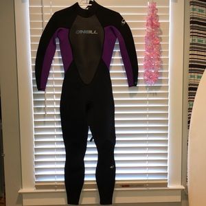 Size 6 O’Neill Full Body 3:2 Wetsuit